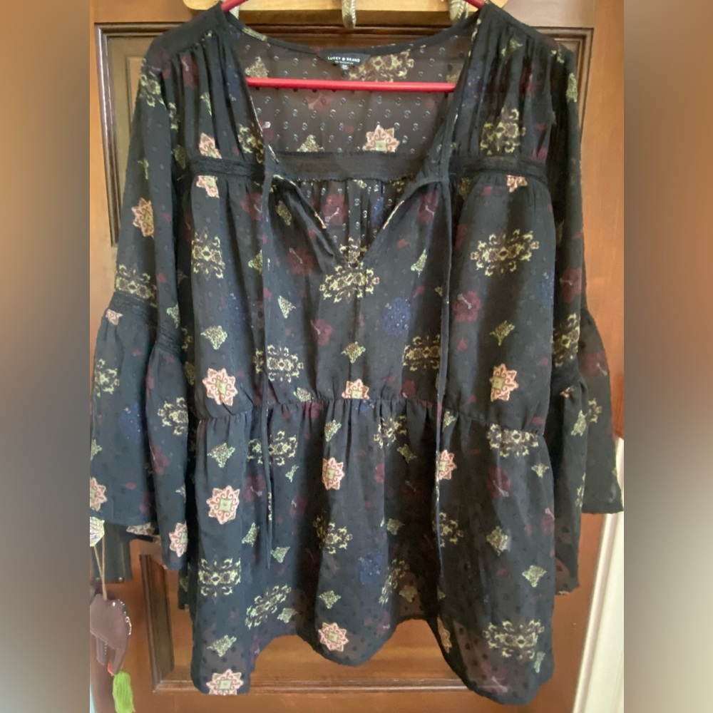 NWOT Lucky Brand top